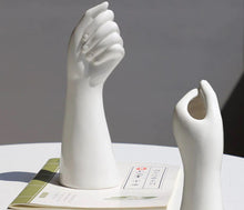 Load image into Gallery viewer, Keraamiline vaas "Käsi"