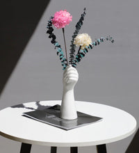 Load image into Gallery viewer, Keraamiline vaas &quot;Käsi&quot;
